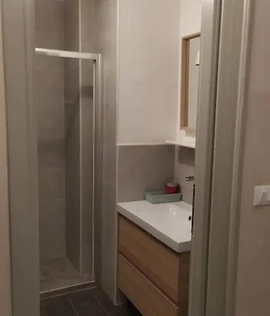 Nice-three-room With 2 Bathrooms