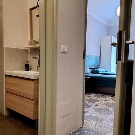 Nice-three-room With 2 Bathrooms Apartment Turin