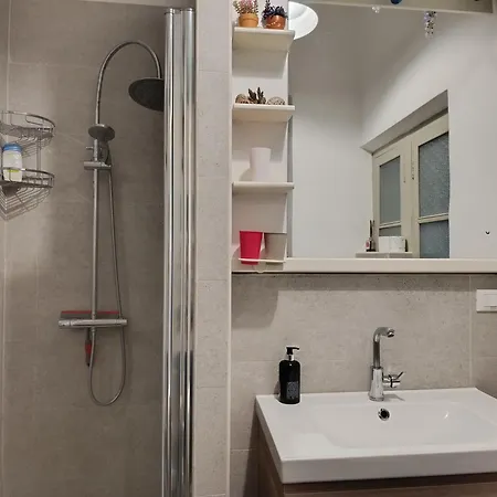 Nice-three-room With 2 Bathrooms