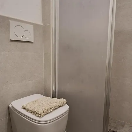 Nice-three-room With 2 Bathrooms Apartment *