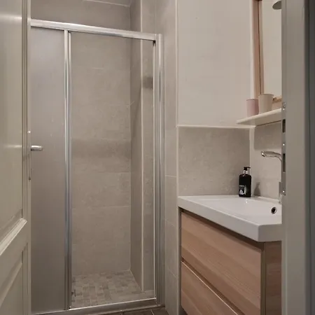 Nice-three-room With 2 Bathrooms *