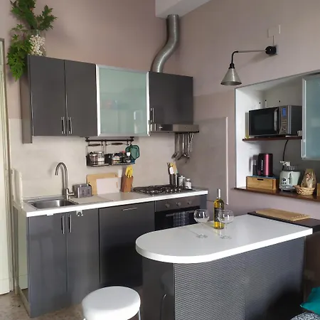 Nice-three-room With 2 Bathrooms Turijn