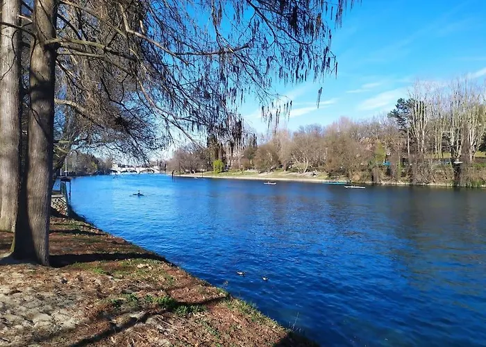 Nice-three-room With 2 Bathrooms Apartment Turin
