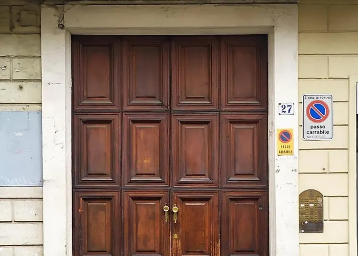 Nice-three-room With 2 Bathrooms Apartment Turin