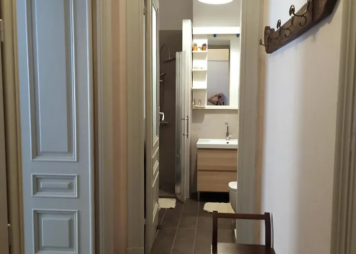 Nice-three-room With 2 Bathrooms Apartment