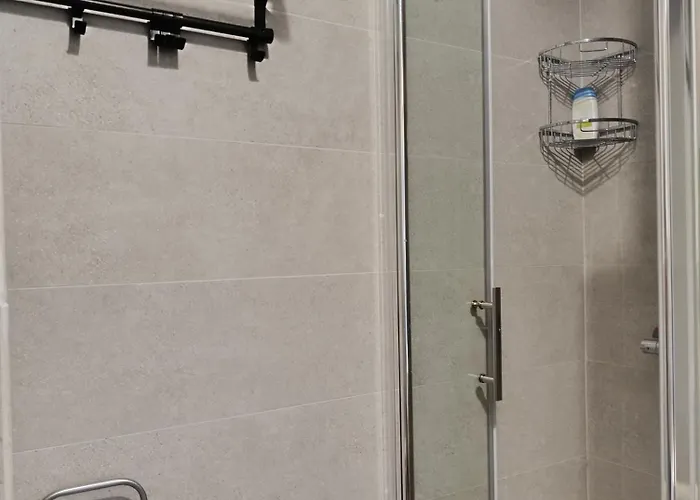 Nice-three-room With 2 Bathrooms *