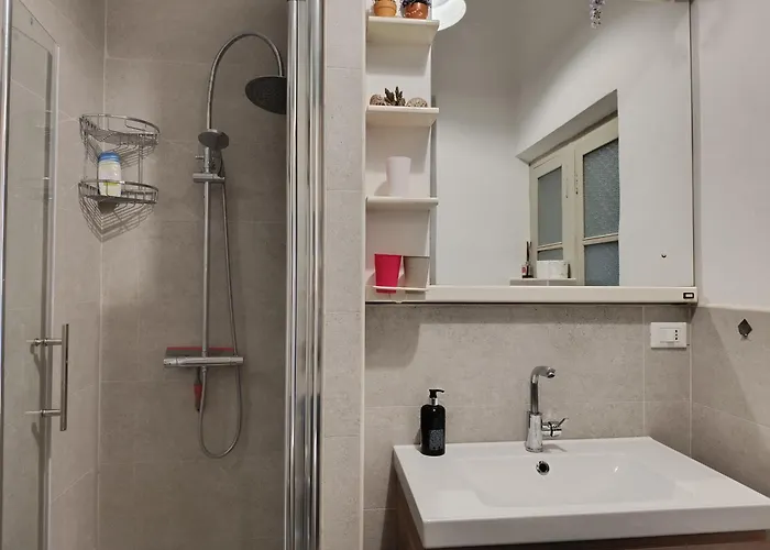 Nice-three-room With 2 Bathrooms