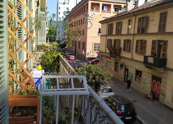 Nice-three-room With 2 Bathrooms Apartment Turin