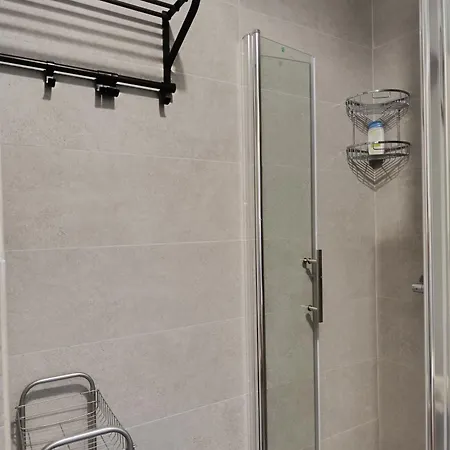 Nice-three-room With 2 Bathrooms *